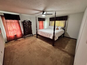 3 bedrooms, iron/ironing board, free WiFi, bed sheets