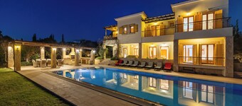 Villa 151 Luxury Villa - Private Pool and Tennis Court