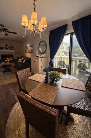 Interior - Cozy Beach Condo-Walk to beach-Sleeps 4 (Myrtle Beach)