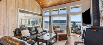 Worley Lakefront Home w/ Dock & Beach – Sleeps 12