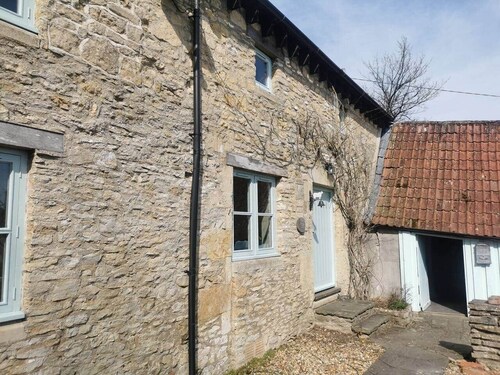 Bay Tree Cottage near Bath/Bristol - sleeps 5