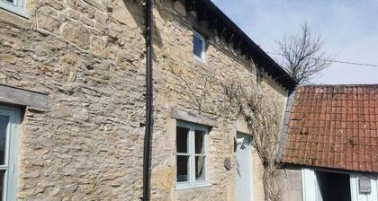 Bay Tree Cottage near Bath/Bristol - sleeps 5