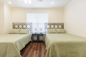 2 bedrooms, iron/ironing board, WiFi, bed sheets