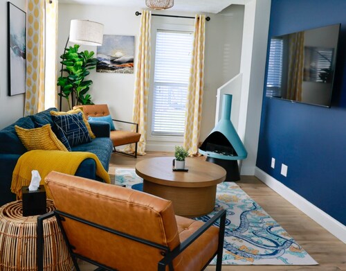 Modern, cozy, 2 bedroom, 1 bath home in Central Elkhart. 