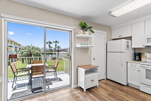 Fridge, microwave, oven, stovetop - ⭐Walk 2 Beach-Great Location-Sleeps 6-2BR Sandprints C12⭐ (Miramar Beach)