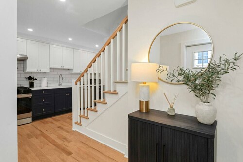 Premium 6-Suite House • Great for Work Teams