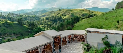 Khu ẩm thực ngoài trời