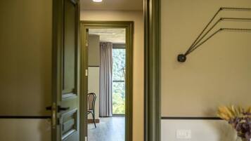 Luxury-Doppelzimmer, Balkon, Bergblick | Innenbereich