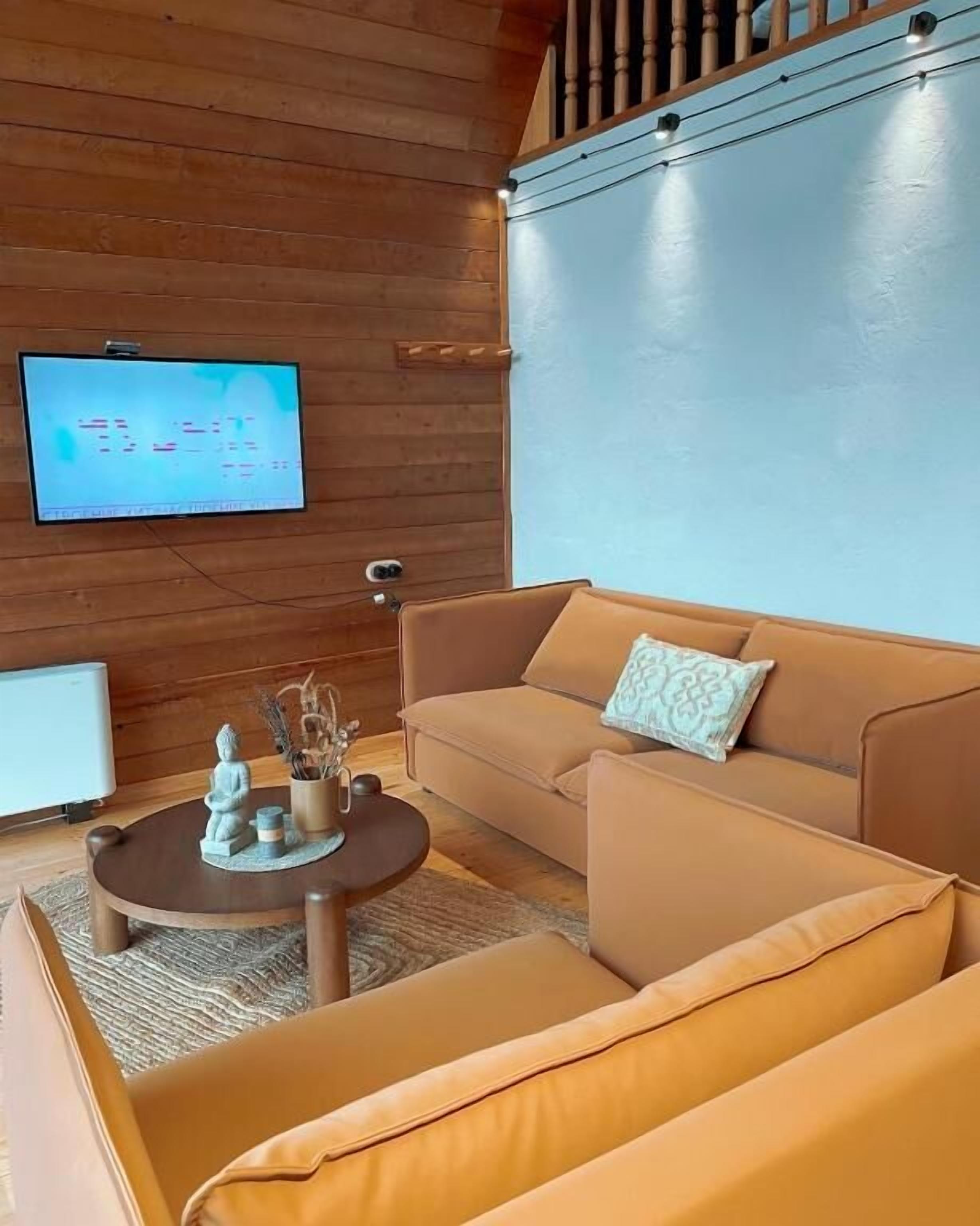 Chalet, Balcony, Mountain View | Living area