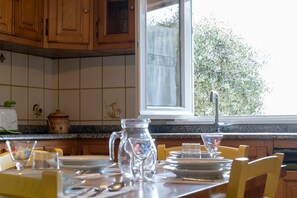 Dining - Casa Teresa with Mountain View, Private Terrace, and Wi-Fi (Loppeglia)