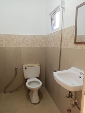 Slaapzaal, 1 slaapkamer, roken | Badkamer