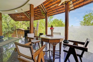 House | Outdoor dining