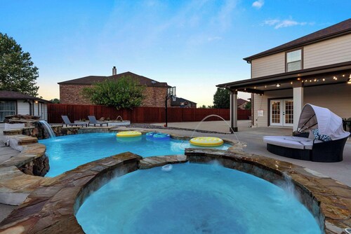 Sleeps 40 Two Houses Two Pools 2x the Fun