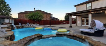 Sleeps 40 Two Houses Two Pools 2x the Fun