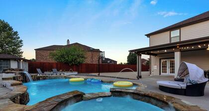 Sleeps 40 Two Houses Two Pools 2x the Fun