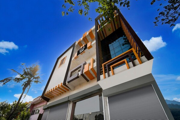 House | Exterior - Super Hotel O Amhat Sultanpur City (Sultanpur)