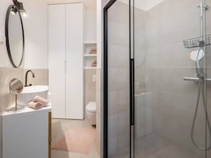 Villa | Bathroom | Hair dryer - Sanctuary on the Rat Promenade (Bol)