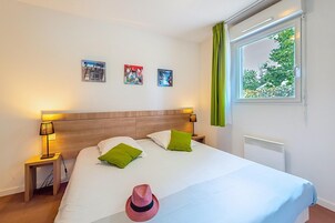 1 habitación y ropa de cama 