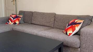 Room, 1 Bedroom, City View | Living room