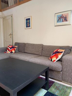 Zimmer, 1 Schlafzimmer, Stadtblick | Wohnzimmer