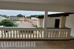 Property grounds - Accommodation with Pool and Full Leisure Facilities (Sumaré)