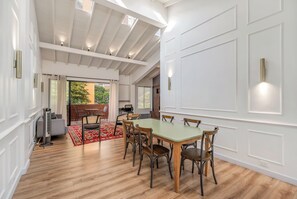 Apartment, Balcony, City View | Dining - Apartamento Caracolí (Medellín)