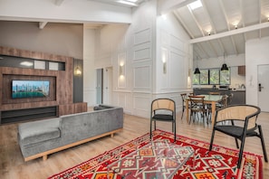 Appartement, balkon, uitzicht op stad | Woonruimte