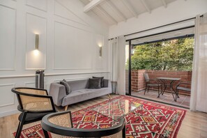 Apartment, Balcony, City View | Living area - Apartamento Caracolí (Medellín)