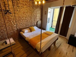 Room - Cozy 1-bedroom bed & breakfast in fabulous Beyoglu with AC (beyoglu)