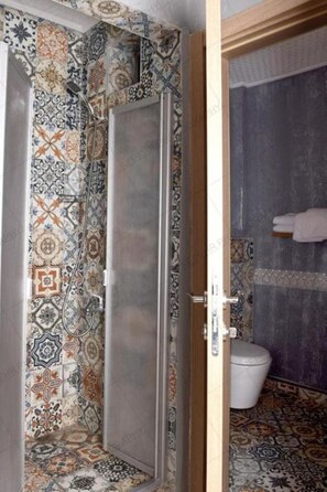 Bathroom - Cozy 1-bedroom bed & breakfast in fabulous Beyoglu with AC (beyoglu)