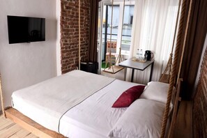 Room - Cozy 1-bedroom bed & breakfast in fabulous Beyoglu with AC (beyoglu)