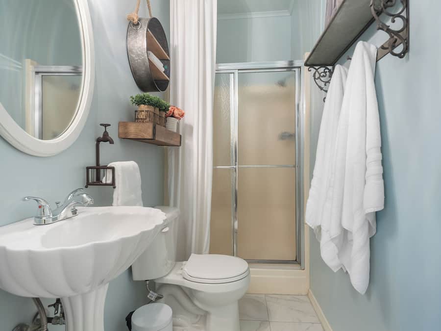 Comfort-suite - 1 kingsize-seng - ikke-ryger - privat badeværelse | Badeværelse | Hårtørrer, håndklæder, Sæbe, Shampoo