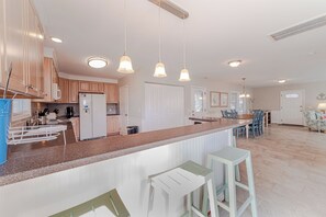 Fridge, microwave, oven, stovetop - JL #134 - Pirates & Parrots - Oceanside Home (Kill Devil Hills)