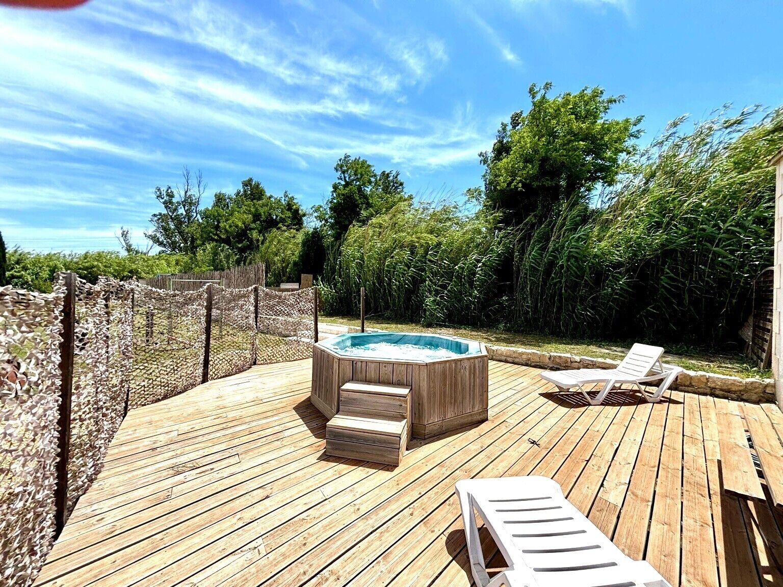 Baignoire à remous extérieure