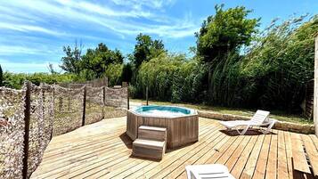 Baignoire à remous extérieure