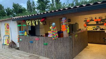 Bar (in der Unterkunft)