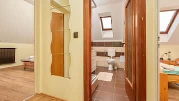 Appartement, balcon, vue cour intérieure