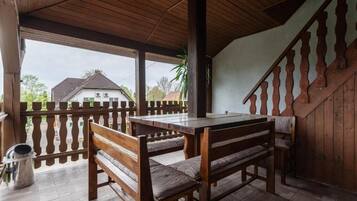 Double Room, Courtyard View | Outdoor dining