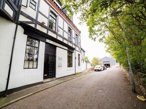 Exterior - Royal Hotel (Gateshead)