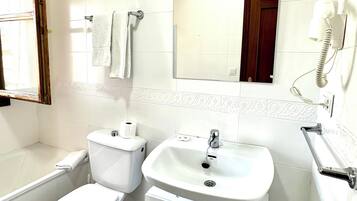 Apartment, Balcony, City View | Bathroom