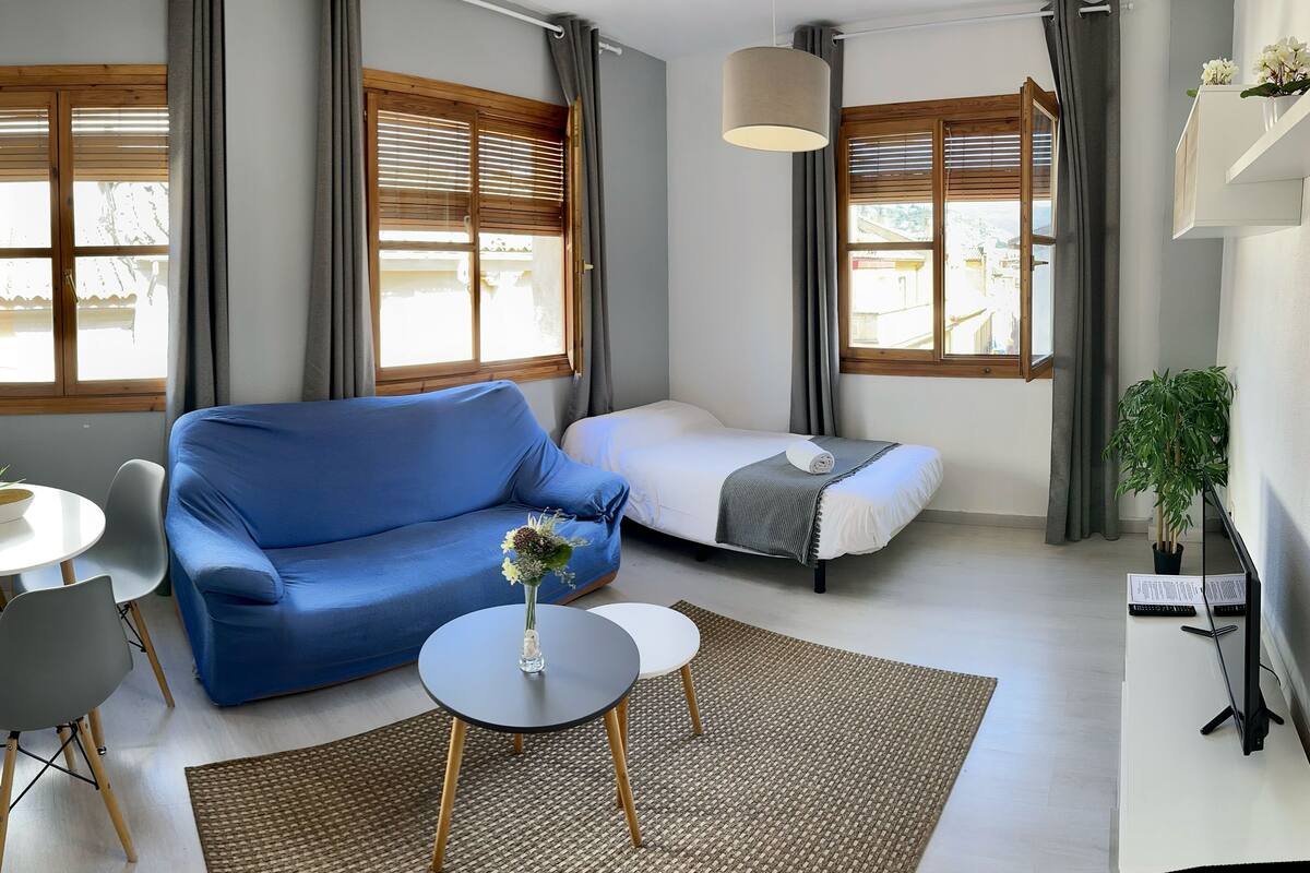 Penthouse, balkon, uitzicht op de stad | Een kluis op de kamer, gratis wifi