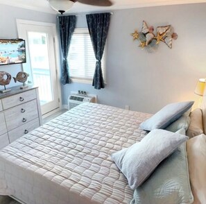 WiFi, bed sheets - Oceanfront•Steps to beach•Pool view•Sleeps 6 (Myrtle beach)