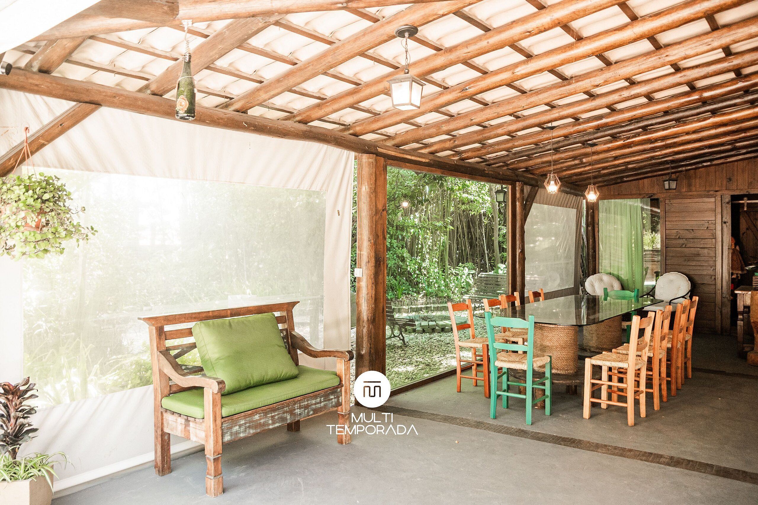 Cabin | Bahagian dalam