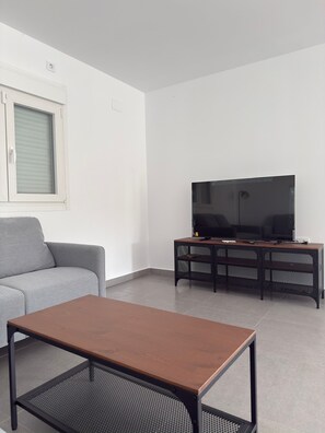 Living area - Holiday Home 'Casa El Marques' with Private Pool, Private Terrace and Wi-Fi (Chiclana de la Frontera)