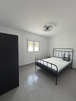 Room - Holiday Home 'Casa El Marques' with Private Pool, Private Terrace and Wi-Fi (Chiclana de la Frontera)