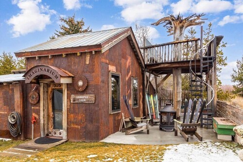 Grandpa's Cabin Near Yellowstone
