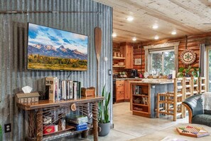 Living area - Rustic Trails Near Yellowstone (Fremont County)