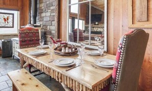 Dining - River View Red Barndominium (Chester)