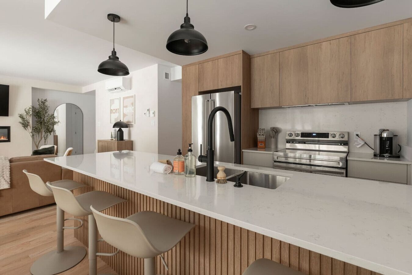 Refrigerador, microondas, horno, placa de cocina