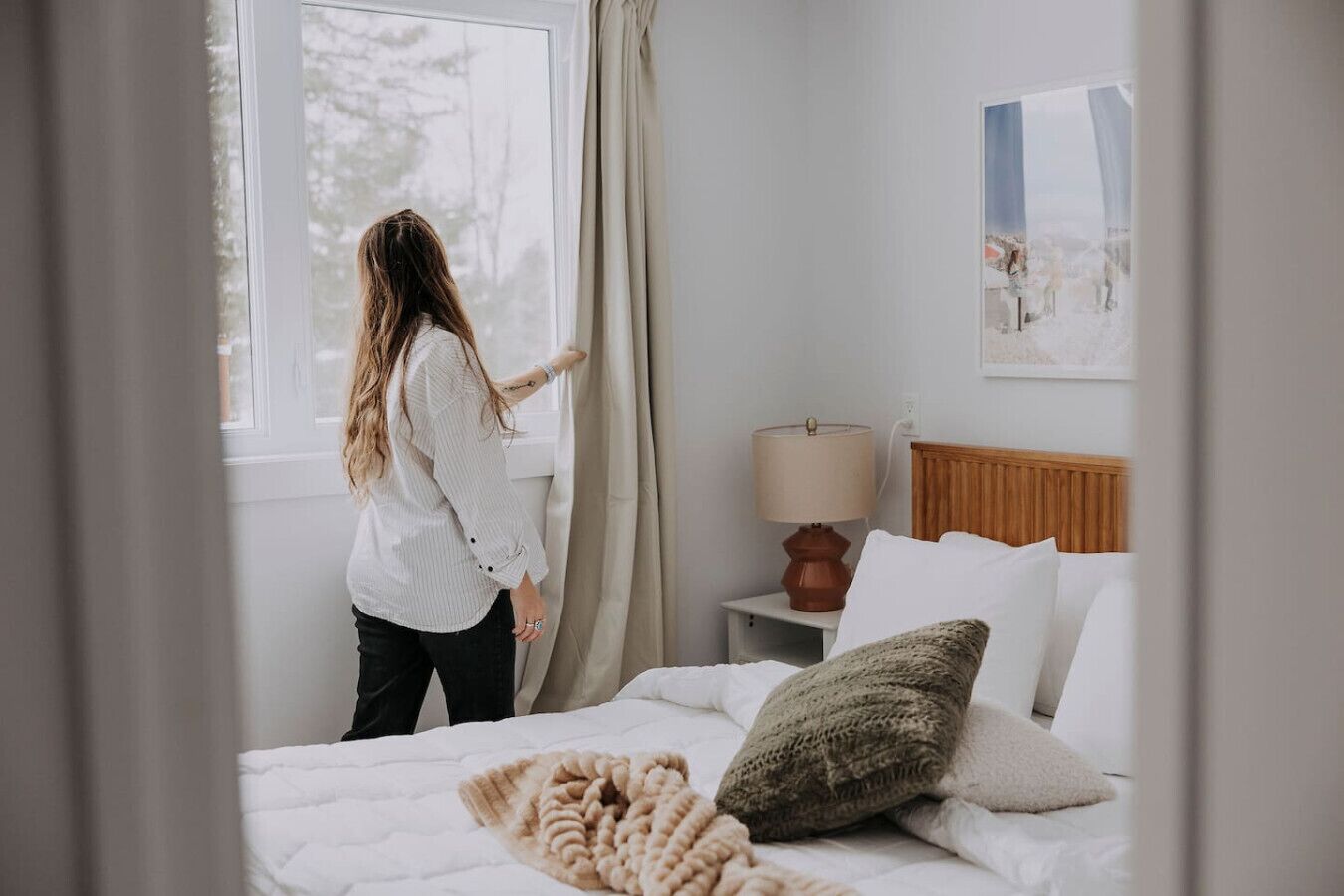 Travel crib, WiFi, bed sheets